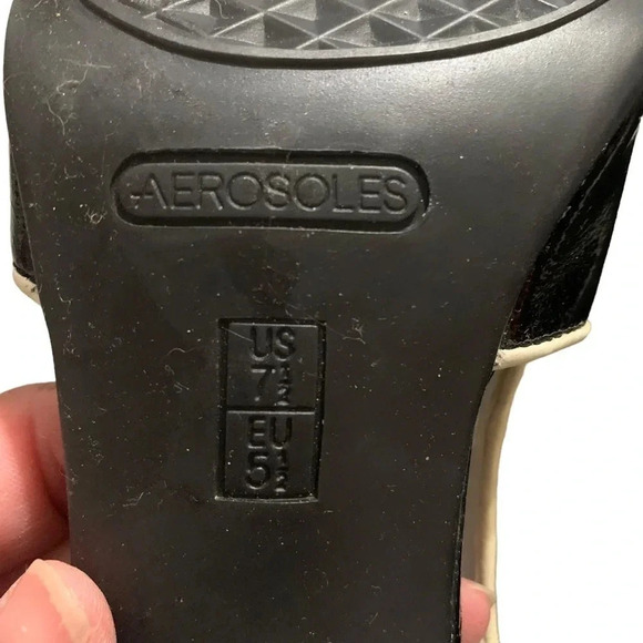 AEROSOLES women's black and cream heels size 7 1/2 - Picture 5 of 6